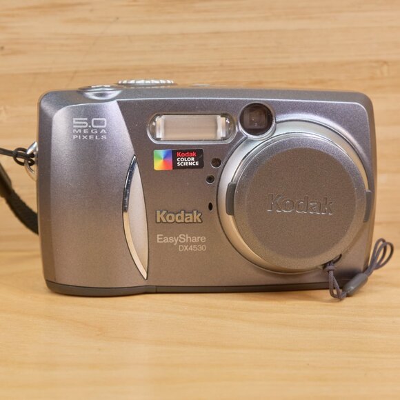 Kodak EasyShare DX4530 5MP Digital Camera, with 3x Optical Zoom - Picture 2 of 8